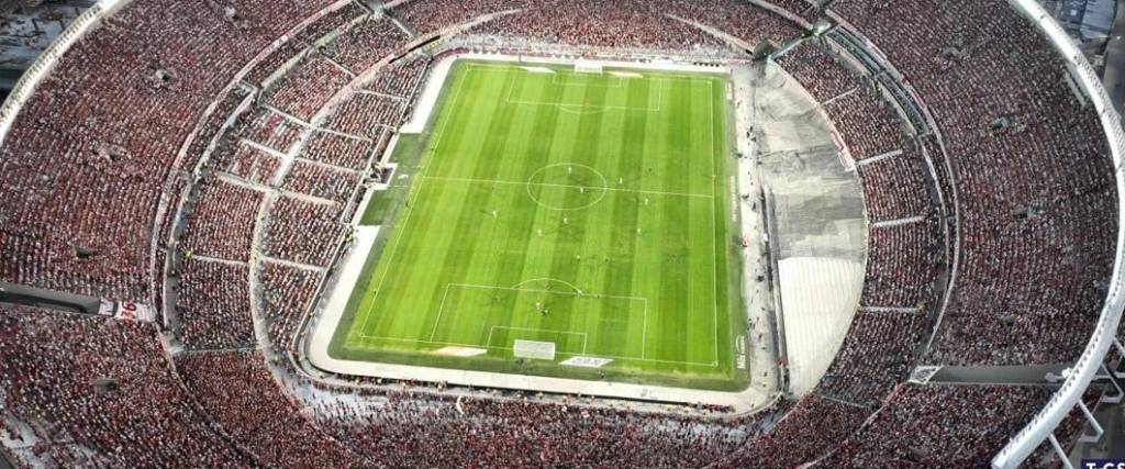 El actual estadio Más Monumental actualmente cuenta con un aforo para 85.000 espectadores.