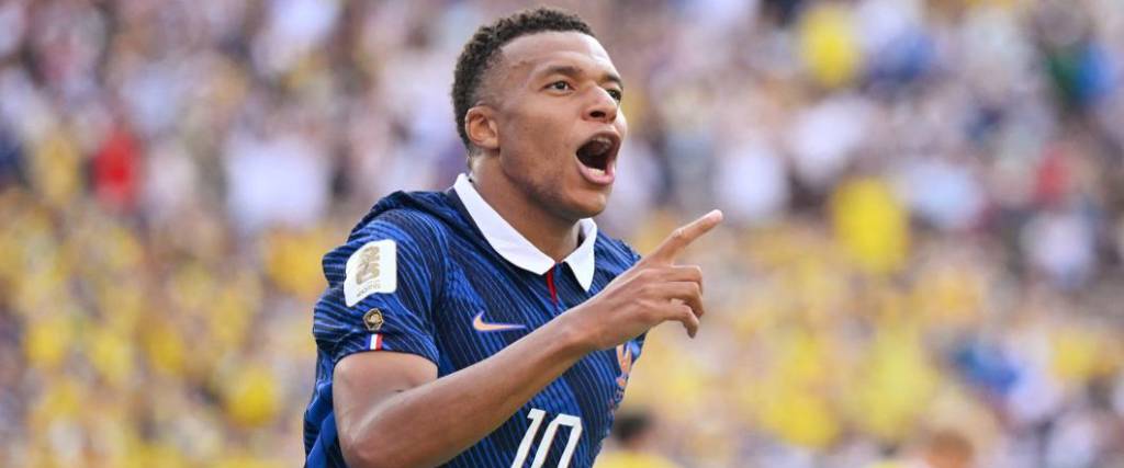 Con su doblete ante Suecia, Kylian Mbappé llegó a 18 goles en la historia de los Mundiales.