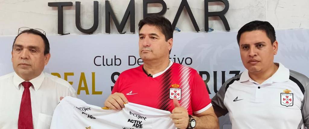 Marcelo Fabián Straccia fue presentado este jueves como nuevo entrenador del equipo albo.