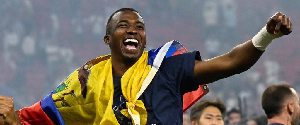 El defensor ecuatoriano es el único futbolista de su país en ser campeón de la Champions League.