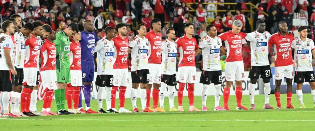 La jornada del fútbol colombiano fue aplazado tras el fuerte terremoto que sacudió varias ciudades del país.