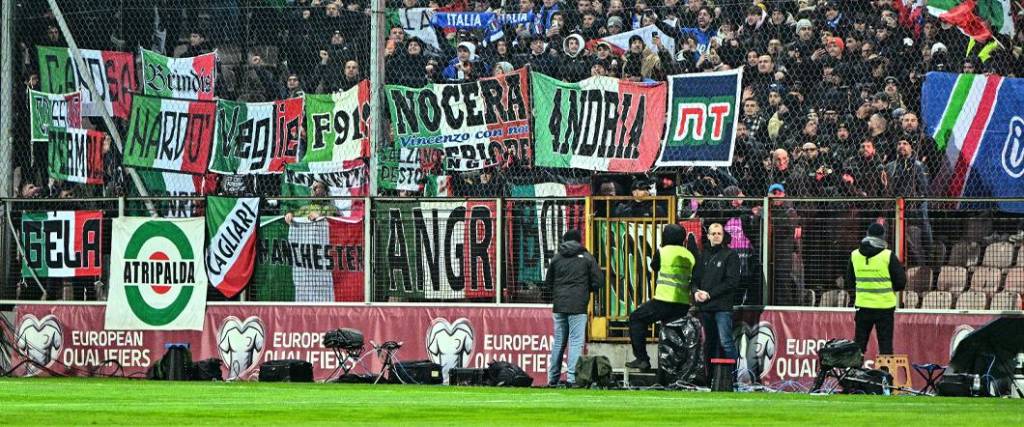 Italia fue advertida por UEFA de mejorar la infraestructura de sus estadios para albergar la Eurocopa 2032.