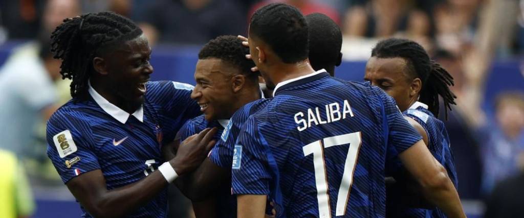 Kylian Mbappé anotó dos goles para la victoria de Francia ante el equipo iraquí.