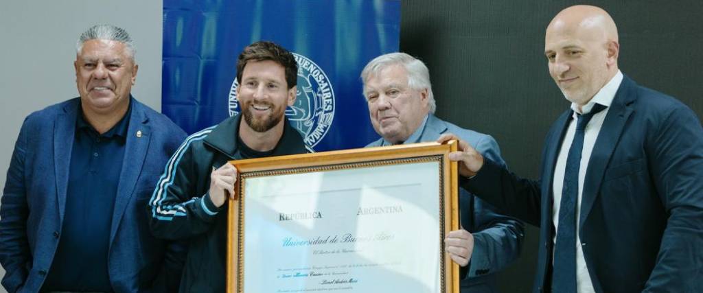 El astro argentino fue distinguido con el doctorado honoris causa de la Universidad de Buenos Aires.