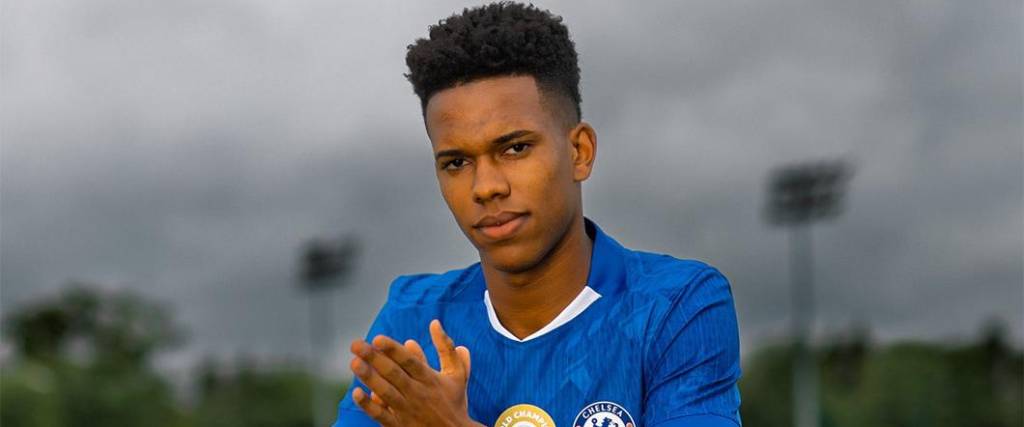 El joven brasileño fue presentado como nuevo fichaje del Chelsea tras cumplir 18 años.