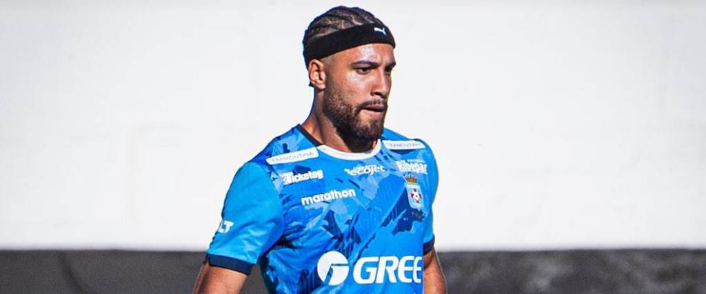 El delantero uruguayo decidió regresar a su país para continuar con el proceso de recuperación.