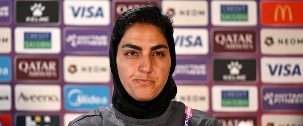 La capitana de la selección femenina de Irán, Zahra Ghanbari, retiro su solicitud de asilo para volver a su país
