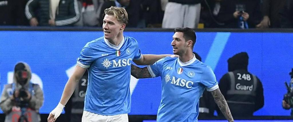 El equipo napolitano se impuso por 2-0 al cuadro ‘rossonero’ en la primera semifinal de la Supercopa.