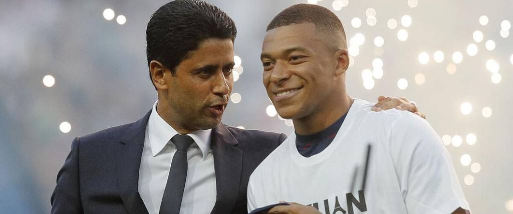 El francés reclama el pago de 55 millones de euros por parte del PSG cuando renovó contrato en 2022.