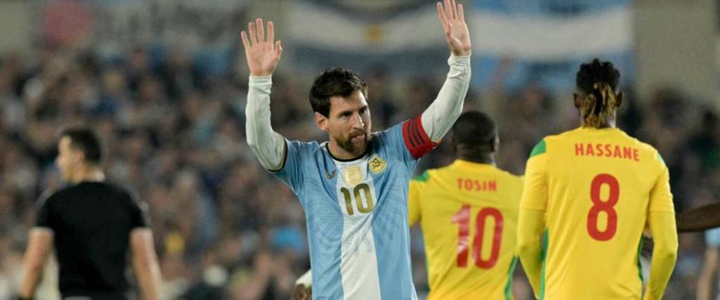 El astro argentino disputa ante Benín su último partido con la camiseta de la selección Albiceleste.