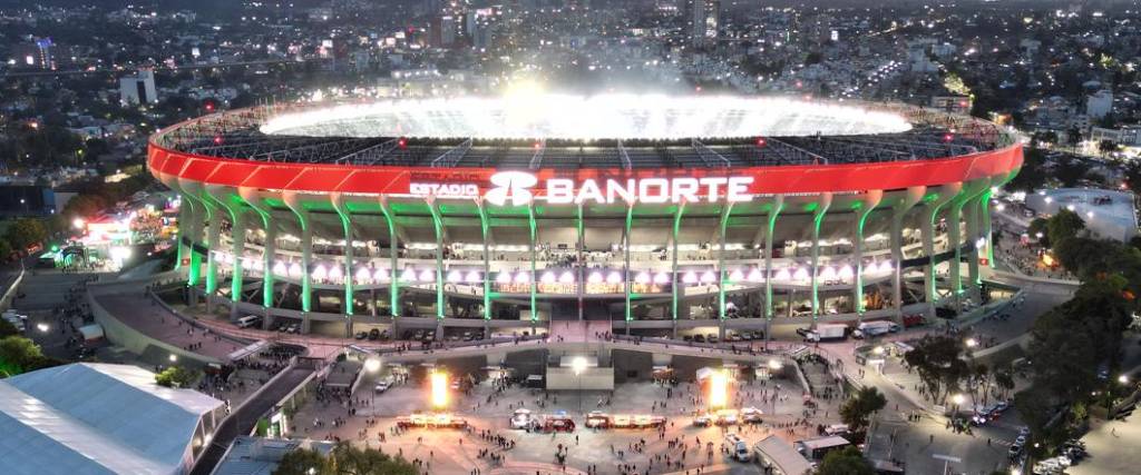 El estadio Azteca fue entregado a las autoridades de FIFA para organizar el partido inaugural del torneo.