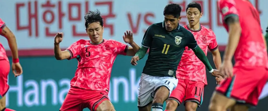 Fernando Nava fue titular en la selección boliviana y tuvo un buen desempeño durante el primer tiempo.