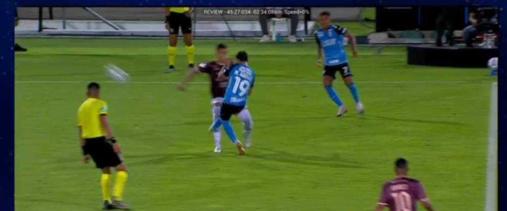 Abisab fue expulsado en Blooming por una dura entrada sobre el venezolano Juan Pérez a los 49 minutos.