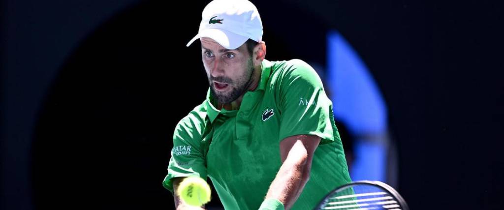 El tenista serbio logró una cómoda victoria ante el italiano Maestrelli para avanzar a tercera ronda.