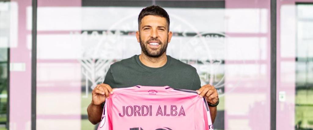 El defensor español, exBarcelona de España, estiró su contrato con el Inter Miami hasta 2027.
