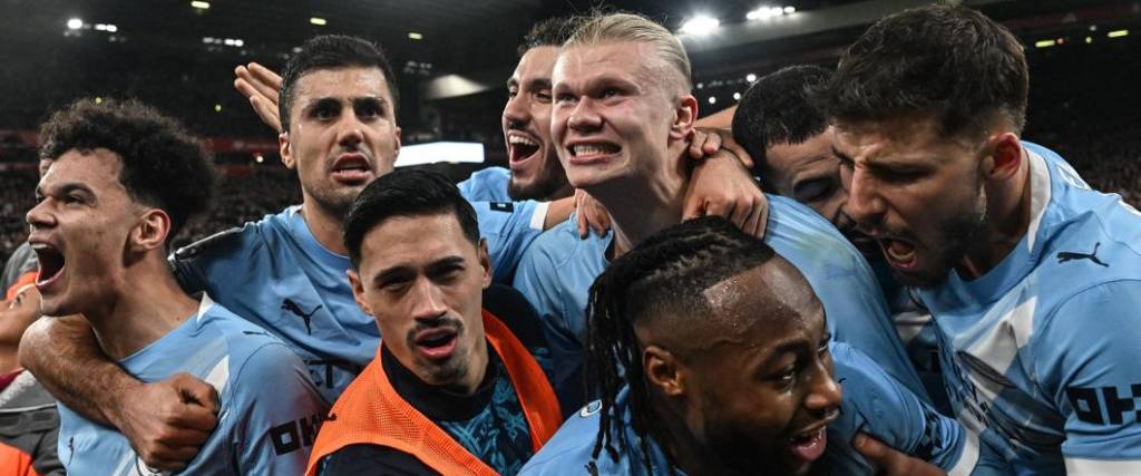 El equipo de Guardiola logró una victoria con remontada para vencer a Liverpool en condición de visitante.