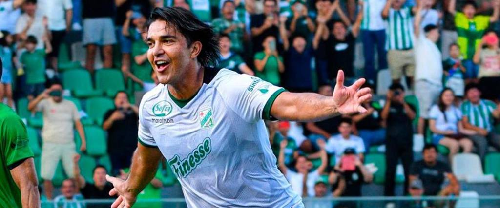 Marcelo Martins marcó dos goles con la camiseta de Oriente Petrolero desde su retorno al fútbol.
