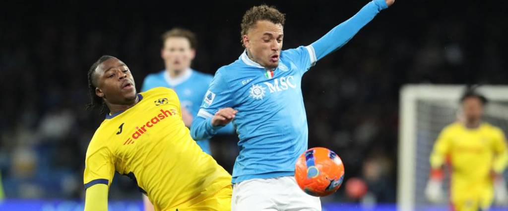 El equipo napolitano no pudo conseguir un triunfo de local, por lo que se queda en tercer lugar en el Calcio.