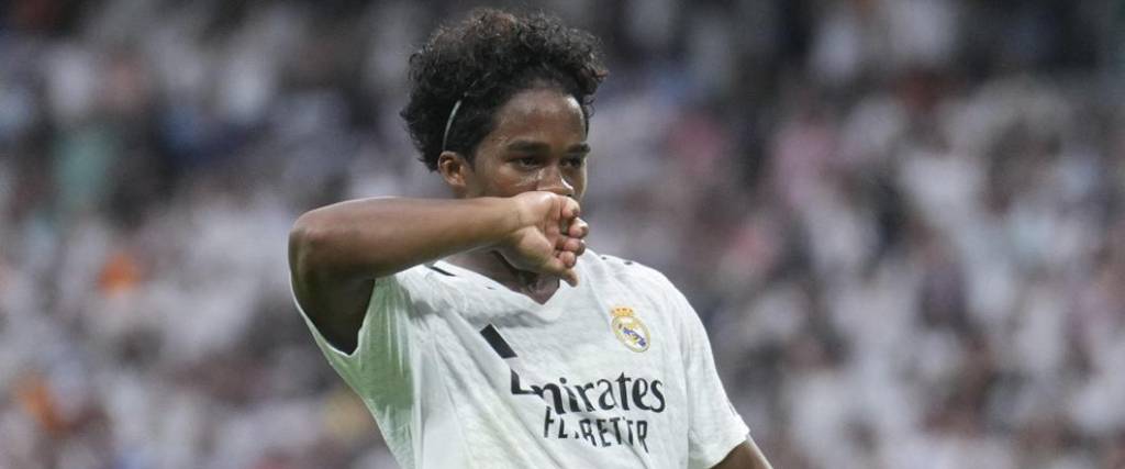 El joven atacante anotó su primer tanto con la camiseta del Real Madrid, en el estadio Santiago Bernabéu.