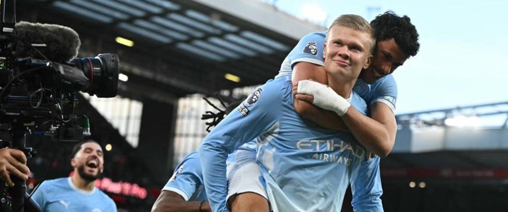 El noruego Haaland marcó uno de los goles para la victoria del Manchester City en su visita a Anfield.