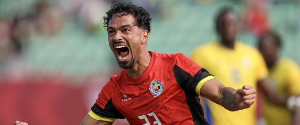 La selección de Mozambique logró su primera victoria en la Copa Africana tras vencer por 3-2 a Gabón.