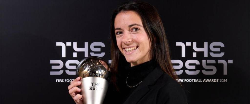 Aitana Bonmatí fue premiada con el The Best a mejora jugadora en la división femenina de la FIFA.