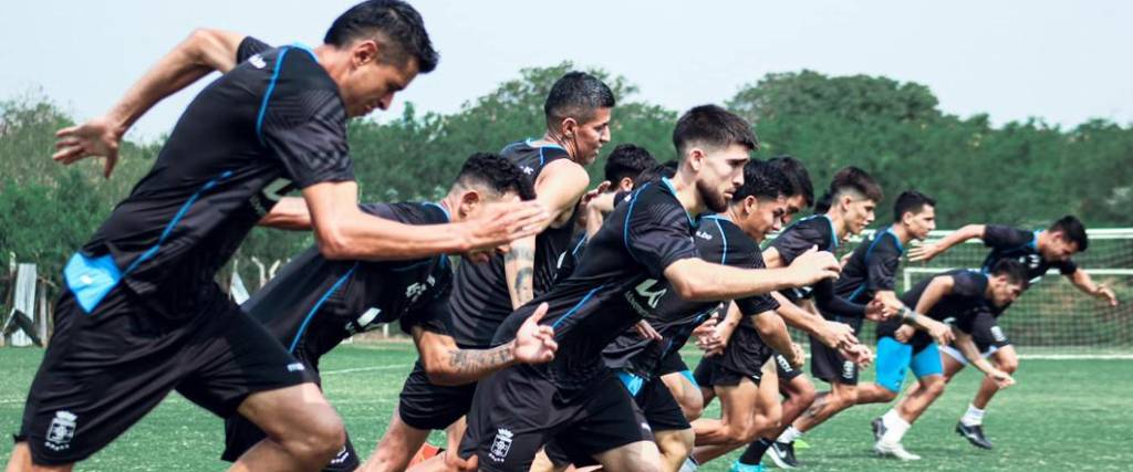 Los jugadores del primer plantel celeste decidieron no entrenar a raíz del incumplimiento del pago.