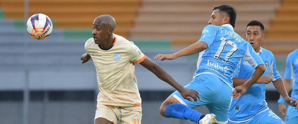 El duelo entre equipos cochabambinos terminó igualado 1-1 en el estadio Félix Capriles.