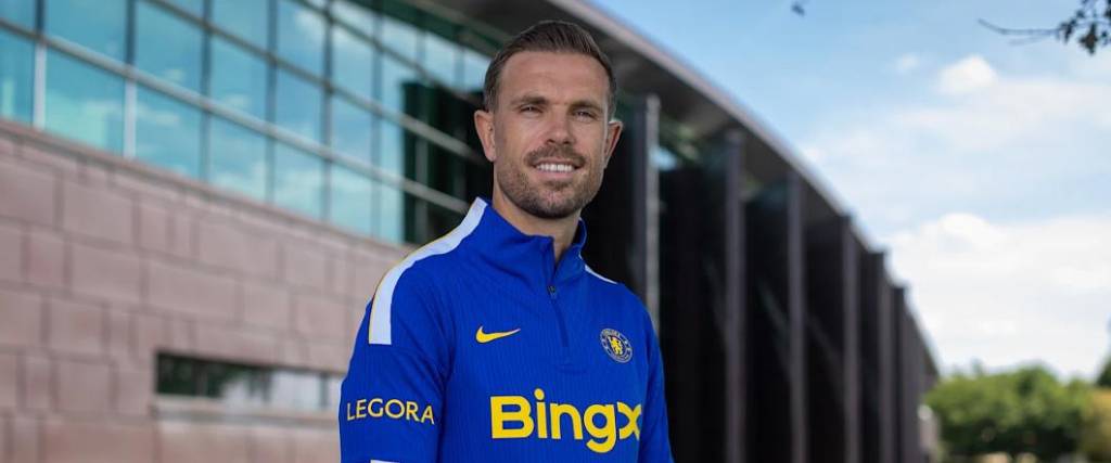 El veterano mediocampista fue presentado como nuevo jugador del Chelsea de Inglaterra.