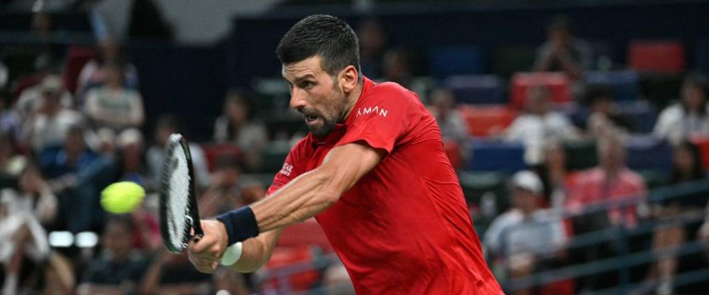 El serbio, de 38 años, se convirtió en el tenista más longevo en avanzar a cuartos en el Masters de Shanghái.
