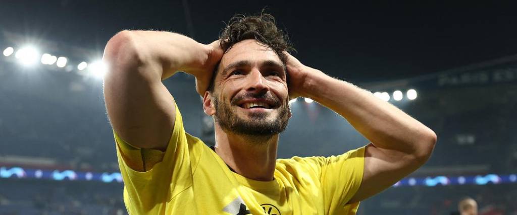 El defensor, de 35 años, anunció su saluda del Dortmund y muchos lo vinculan cerca del AC Milan de Italia.