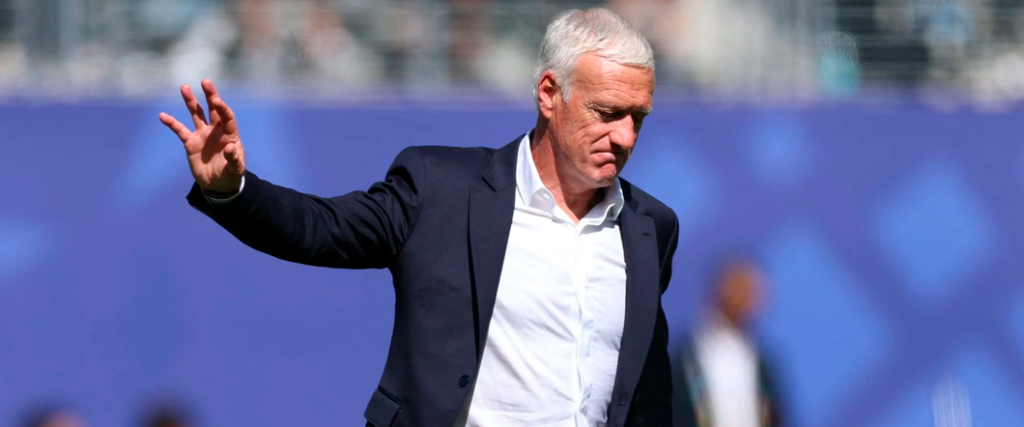 Deschamps no asistirá al encuentro frente a Noruega por la muerte de su madre y volverá a su país.