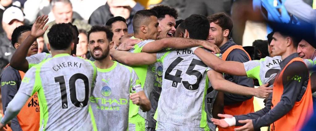 El equipo ciudadano logró una victoria por 0-3 en condición de visitante para seguir soñando con la Premier.