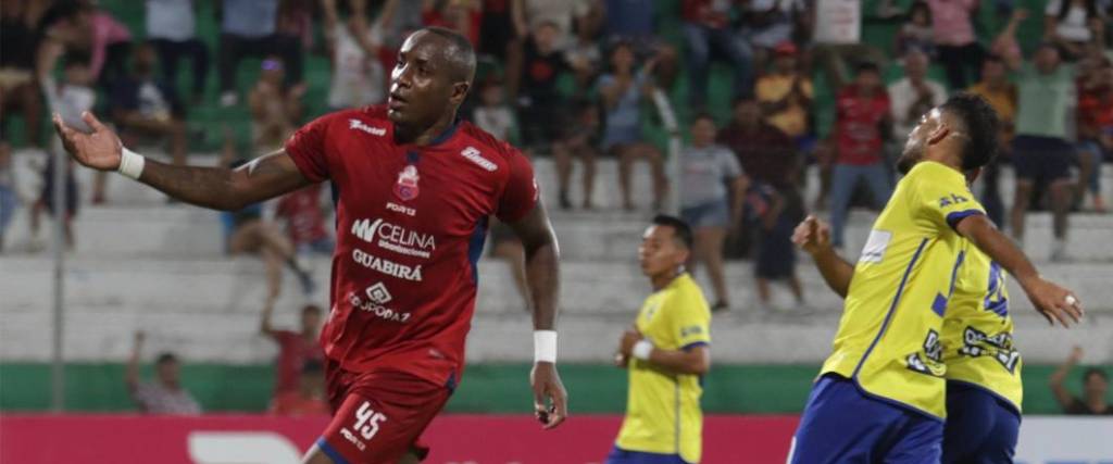 El ecuatoriano Kevin Mina marcó el tanto del empate parcial para luego remontar el marcador en Montero.