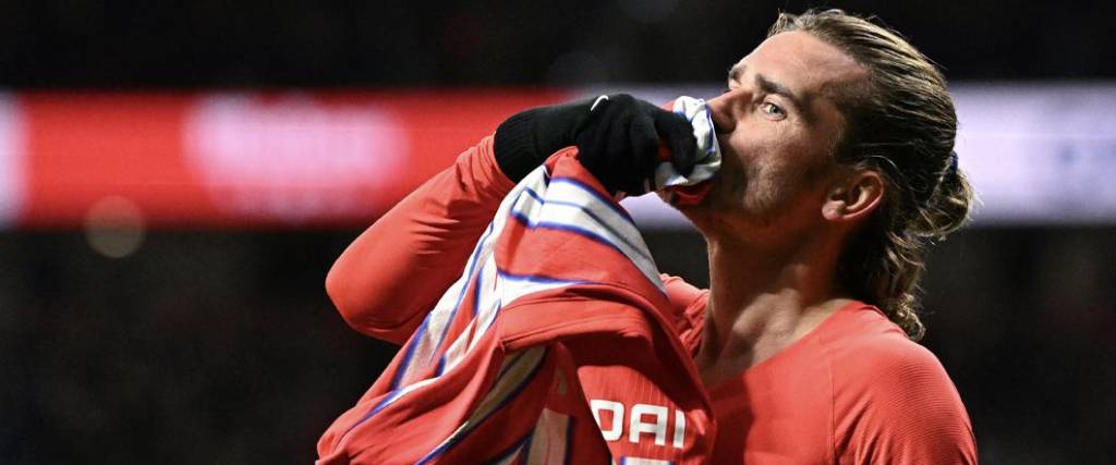 El delantero francés Griezmann anotó dos goles para la remontada del Atlético Madrid ante Sevilla.