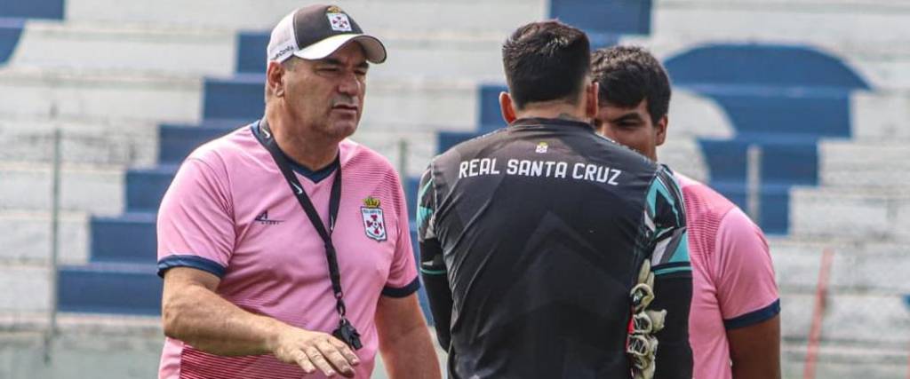 El técnico argentino decidió renunciar al cargo de entrenador en Real tras la caída ante Independiente.