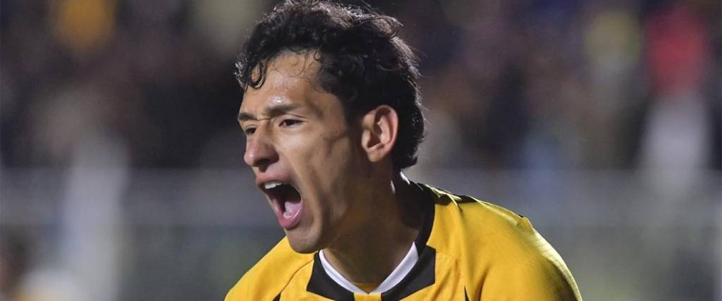 El delantero Víctor Abrego marcó el segundo tanto del conjunto aurinegro para la victoria ante Táchira.