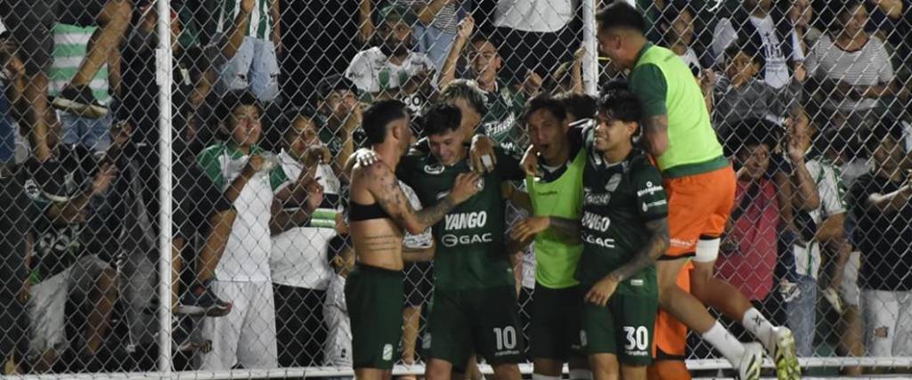 El conjunto albiverde logró una victoria sufrida tras imponerse por 1-0 a Nacional en el estadio Tahuichi.