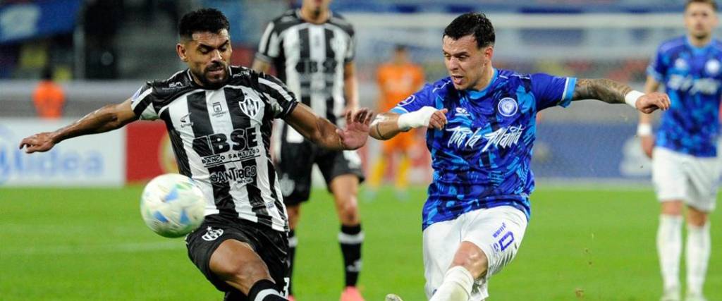 El duelo entre Central Córdoba y Cerro Largo terminó igualado sin goles en Santiago del Estero.