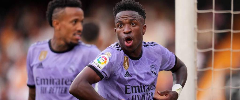 En 2023, Vinicius denunció insultos racistas por parte de aficionados de Valencia en el estadio de Mestalla.