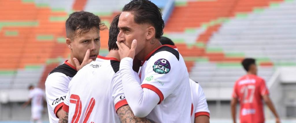 El colombiano Andrés Llano marcó un doblete para la victoria del cuadro ‘manzanero’ en el Capriles.