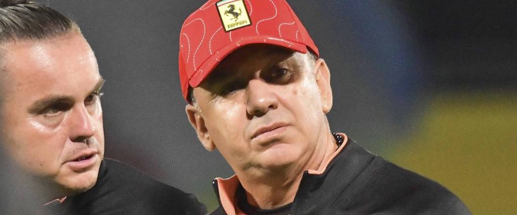 El técnico cochabambino se molestó ante las consultas de la prensa sobre la presencia de Marcelo Martins.