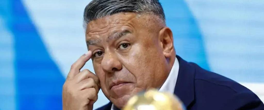 El presidente de la AFA es investigado por supuestos actos de corrupción entre 2024 y 2025 en el ente.