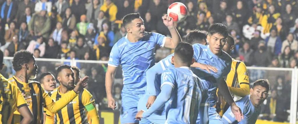 Los celestes igualaron 1-1 en el estadio Hernando Siles, en un compromiso bastante parejo.