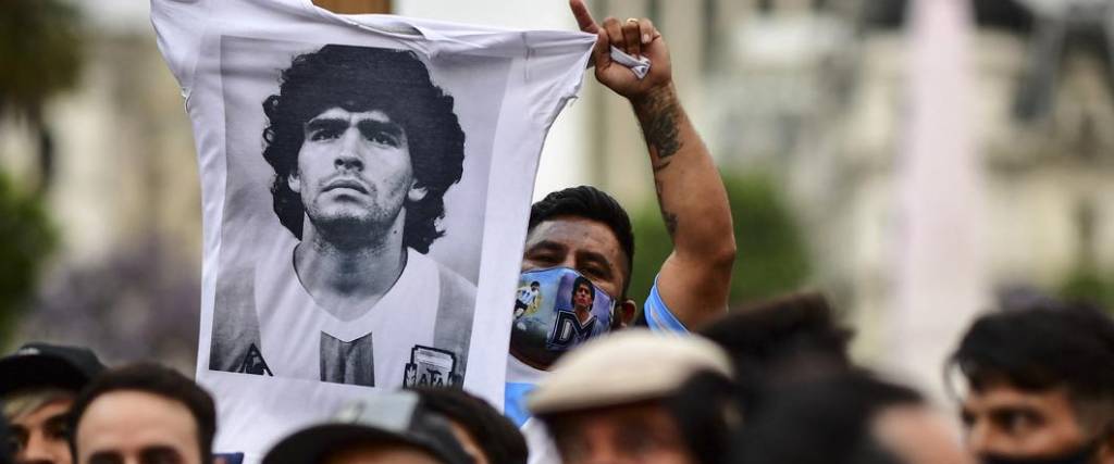 En diferentes partes de Argentina se rindió homenaje a Diego Armando Maradona, ídolo de la Albiceleste.