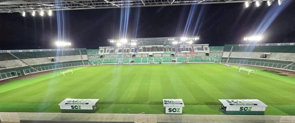 El sistema de iluminación del Tahuichi está prácticamente listo para el compromiso entre Blooming y River.