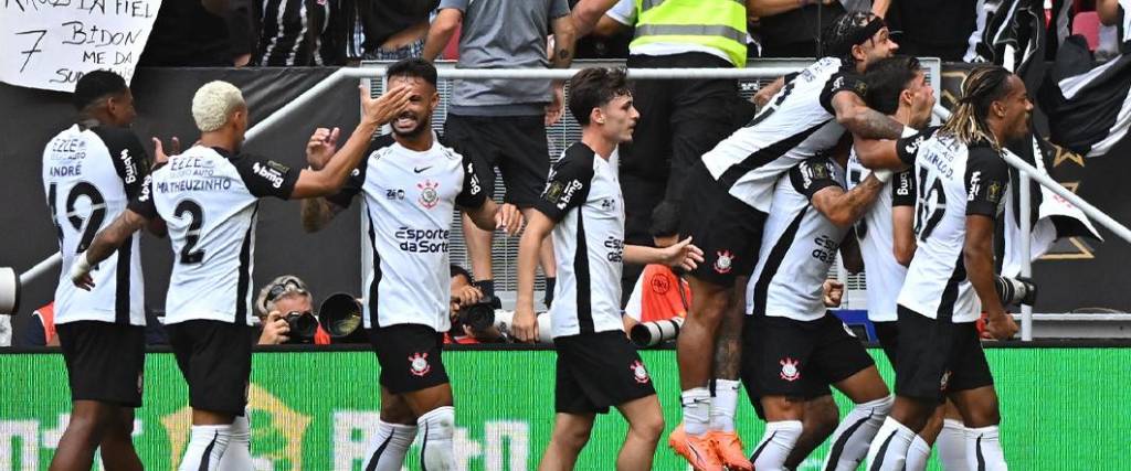 El conjunto paulista se quedó con la victoria por 0-2 ante Flamengo en la final de la Supercopa de Brasil.
