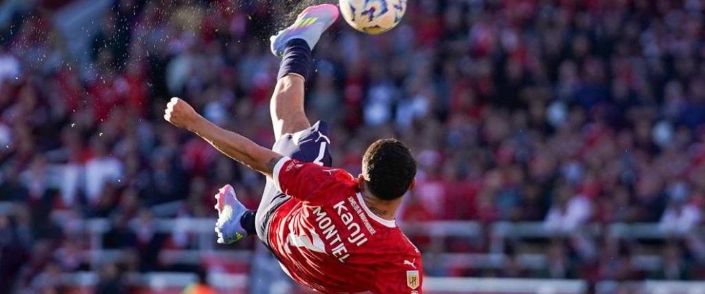 El lateral de Independiente de Avellaneda marcó un golazo de chilena para ser el ganador del Premio Puskás.