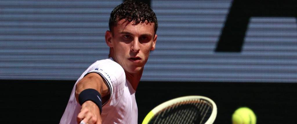 El tenista argentino logró una victoria con remontada para vencer al número uno del mundo en cinco sets.