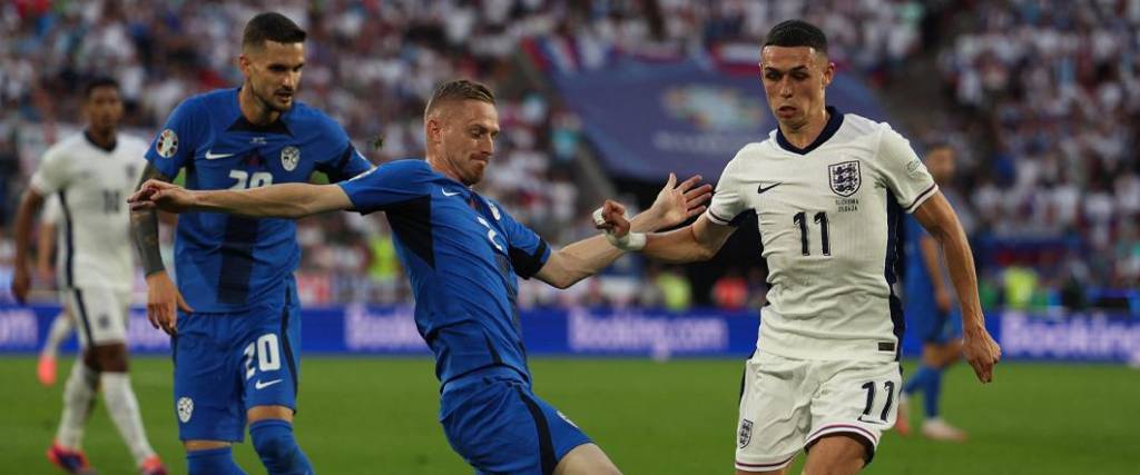 El delantero del Manchester City, Phil Foden, no pudo marcar diferencia para el equipo de los Tres Leones.